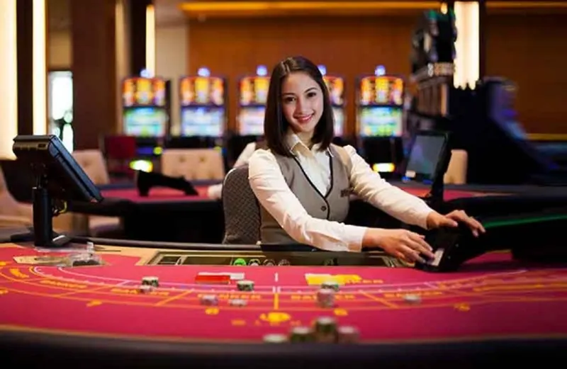 Dealer là gì? Nghề Dealer chi tiết trong bóng đá, casino Dealer là gì? Nắm vững những thông tin về dealer để có thể vận dụng dễ dàng